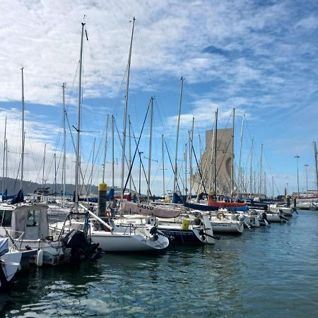Vintage Sailboat In Belem Hotel Lisabona Exterior foto